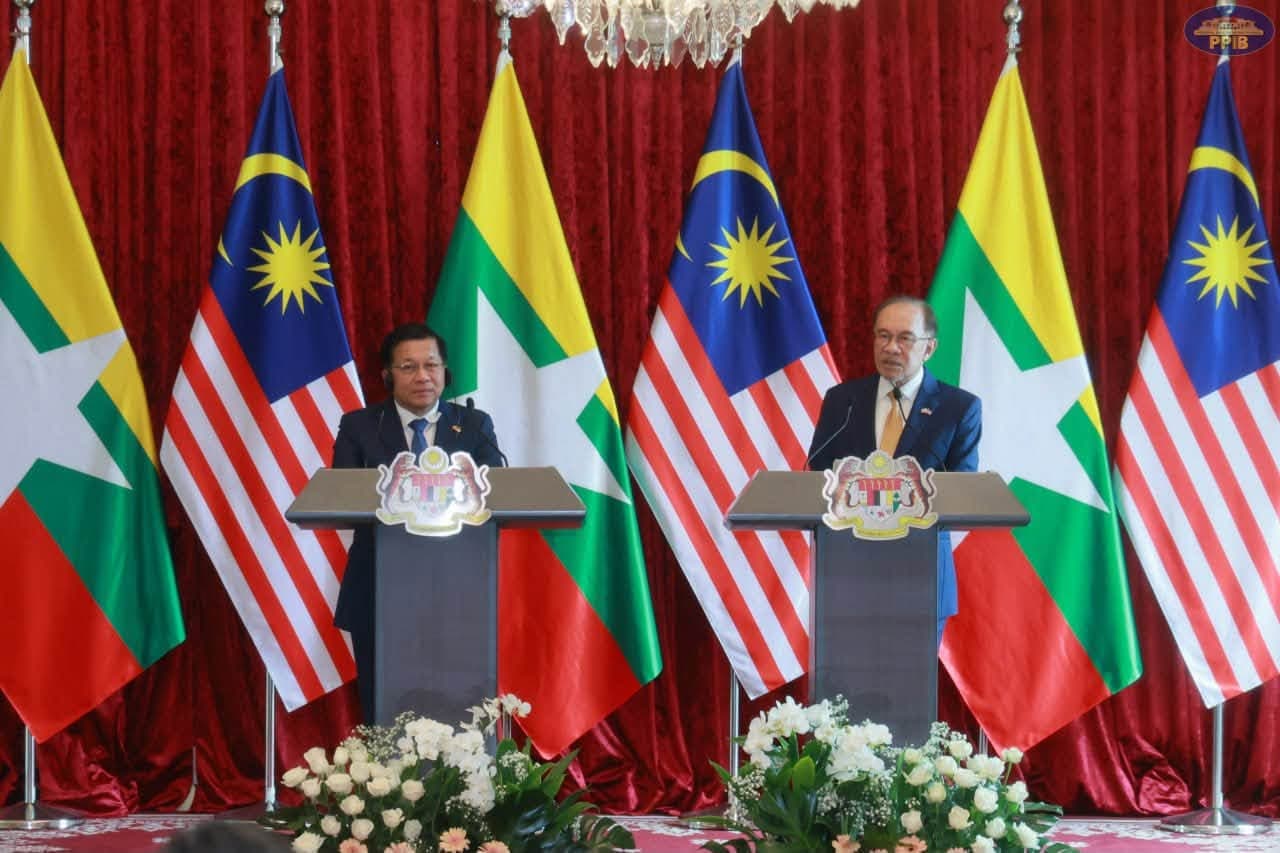 Anwar Meets Min Aung Hlaing, Backs Myanmar’s Regional Reintegration
