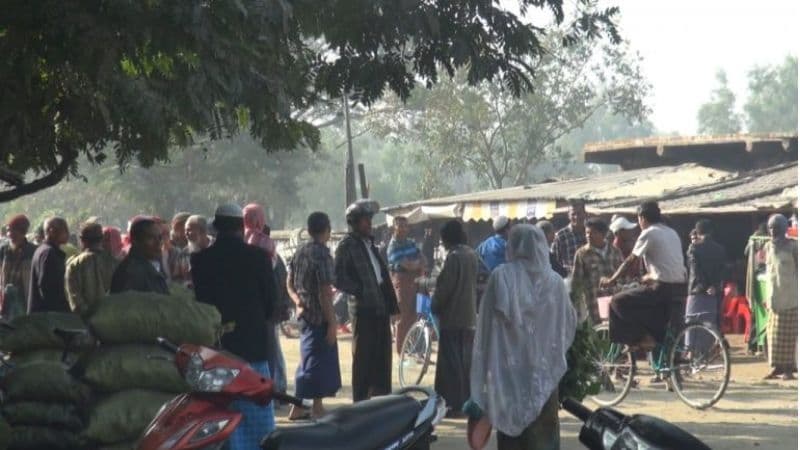 Rohingya fighting to defend Mongdaw