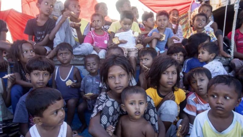 140 Rohingya on Boat, Locals Refuse to Let Them Land