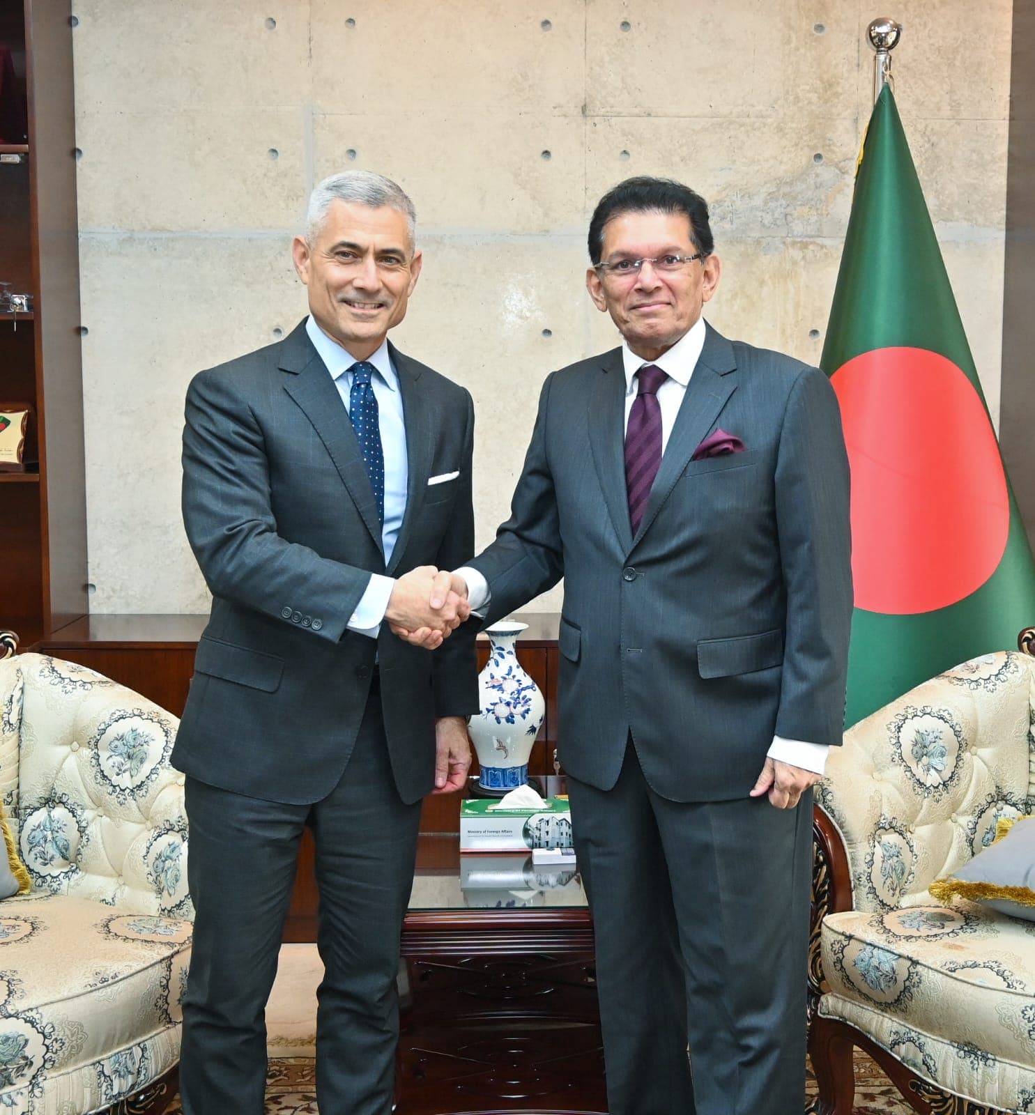 Bangladesh Urges US to Pursue Swift Diplomatic Resolution to Iran Crisis