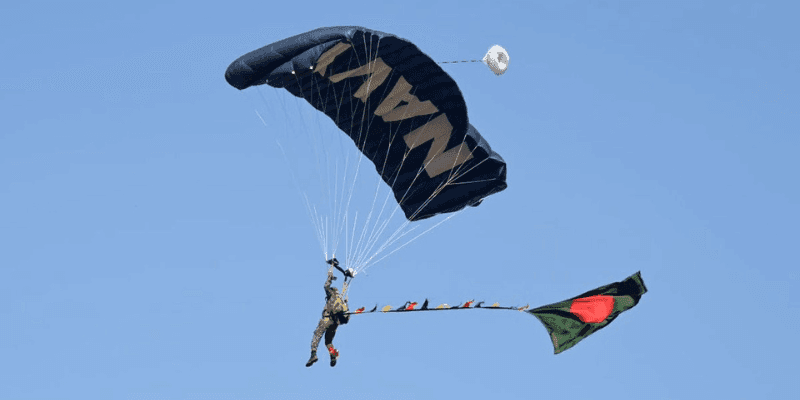 Bangladesh sets Guinness record with largest flag-carrying parachute display on Victory Day